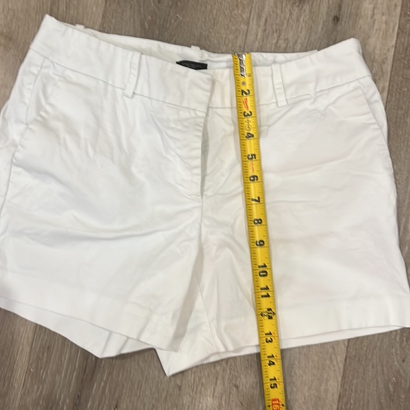 White shorts - Picture 2 of 5